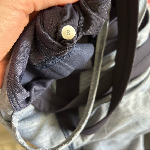 Lululemon Run For Gold Tank
Heathered Blue Denim / Deep Navy Size 8 - Picture 5 of 9